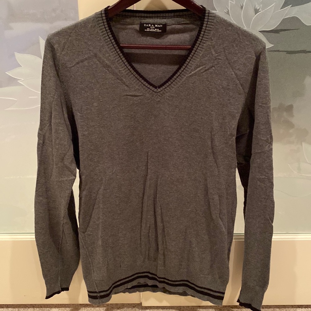 Zara V-Neck Sweater Size L